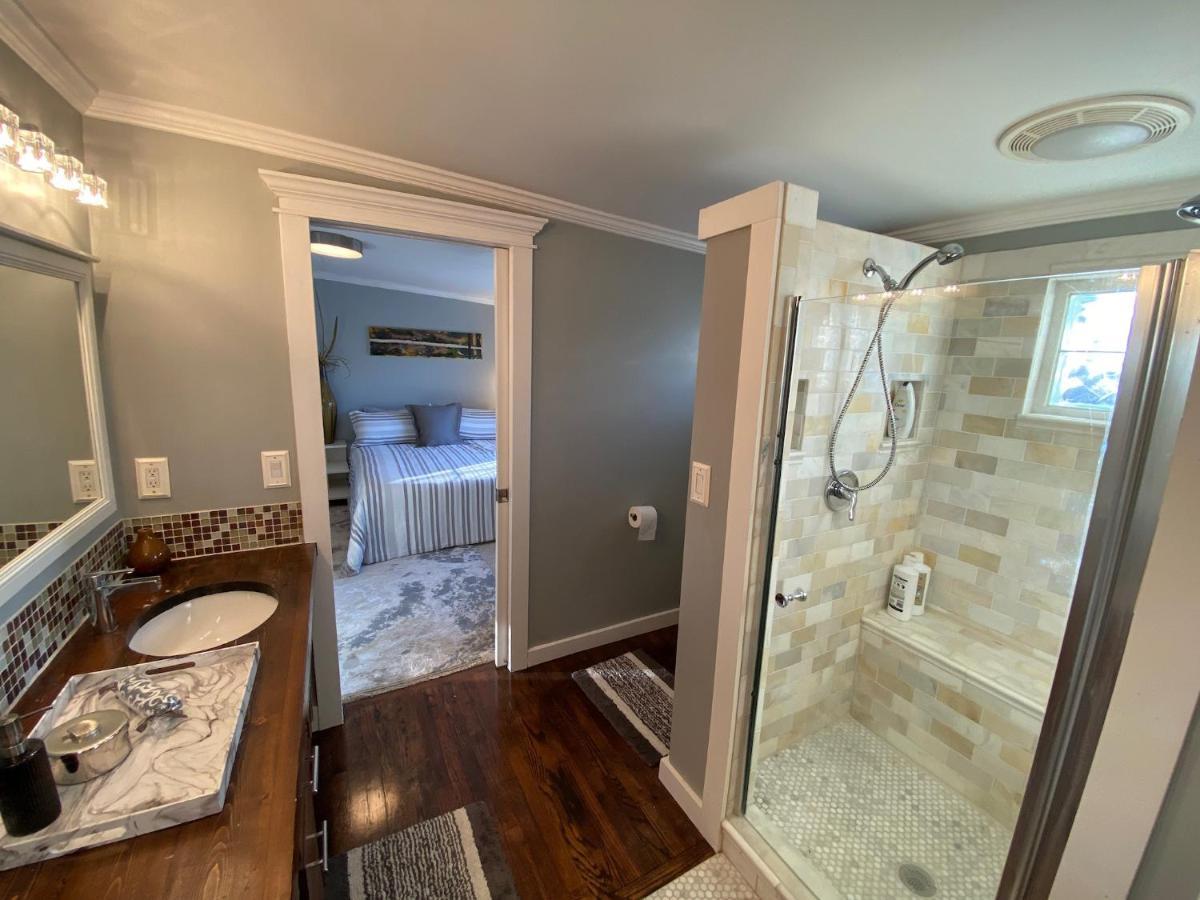 Here It Is! Cool Cape Cod-3 Br-2.5 Bath-12 Guests Olathe Exteriér fotografie