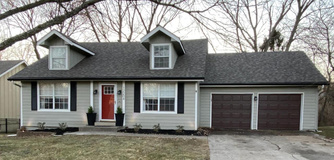 Here It Is! Cool Cape Cod-3 Br-2.5 Bath-12 Guests Olathe Exteriér fotografie