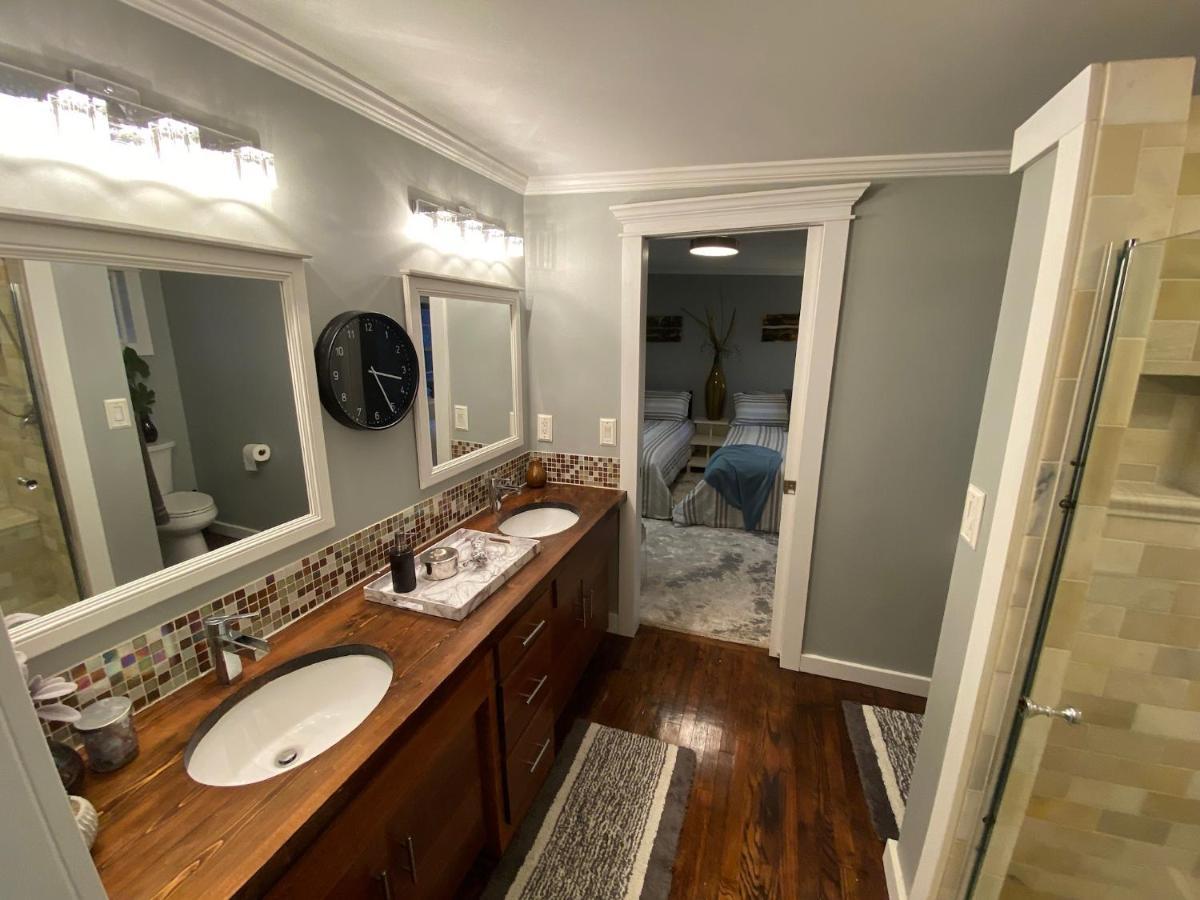 Here It Is! Cool Cape Cod-3 Br-2.5 Bath-12 Guests Olathe Exteriér fotografie