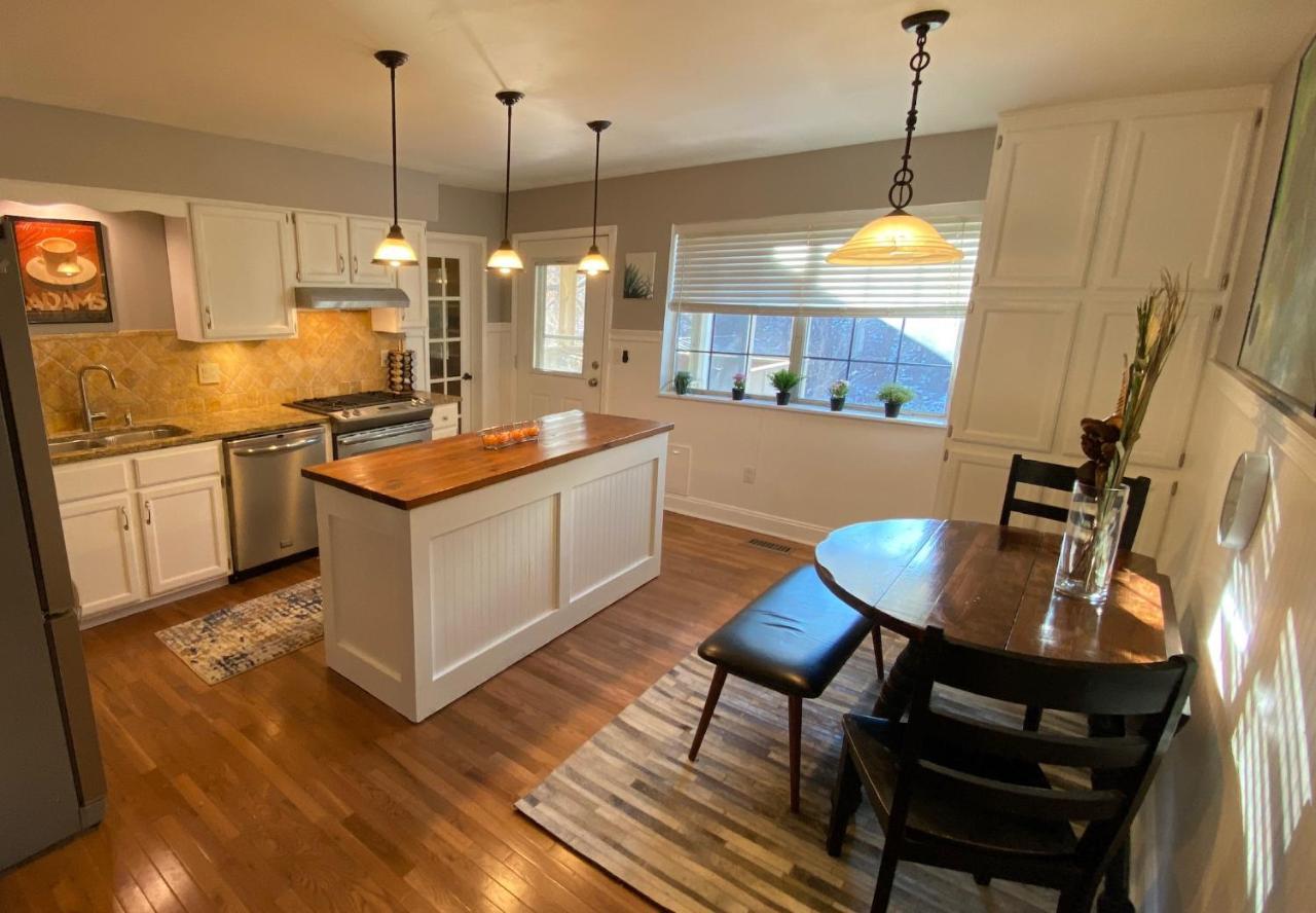 Here It Is! Cool Cape Cod-3 Br-2.5 Bath-12 Guests Olathe Exteriér fotografie