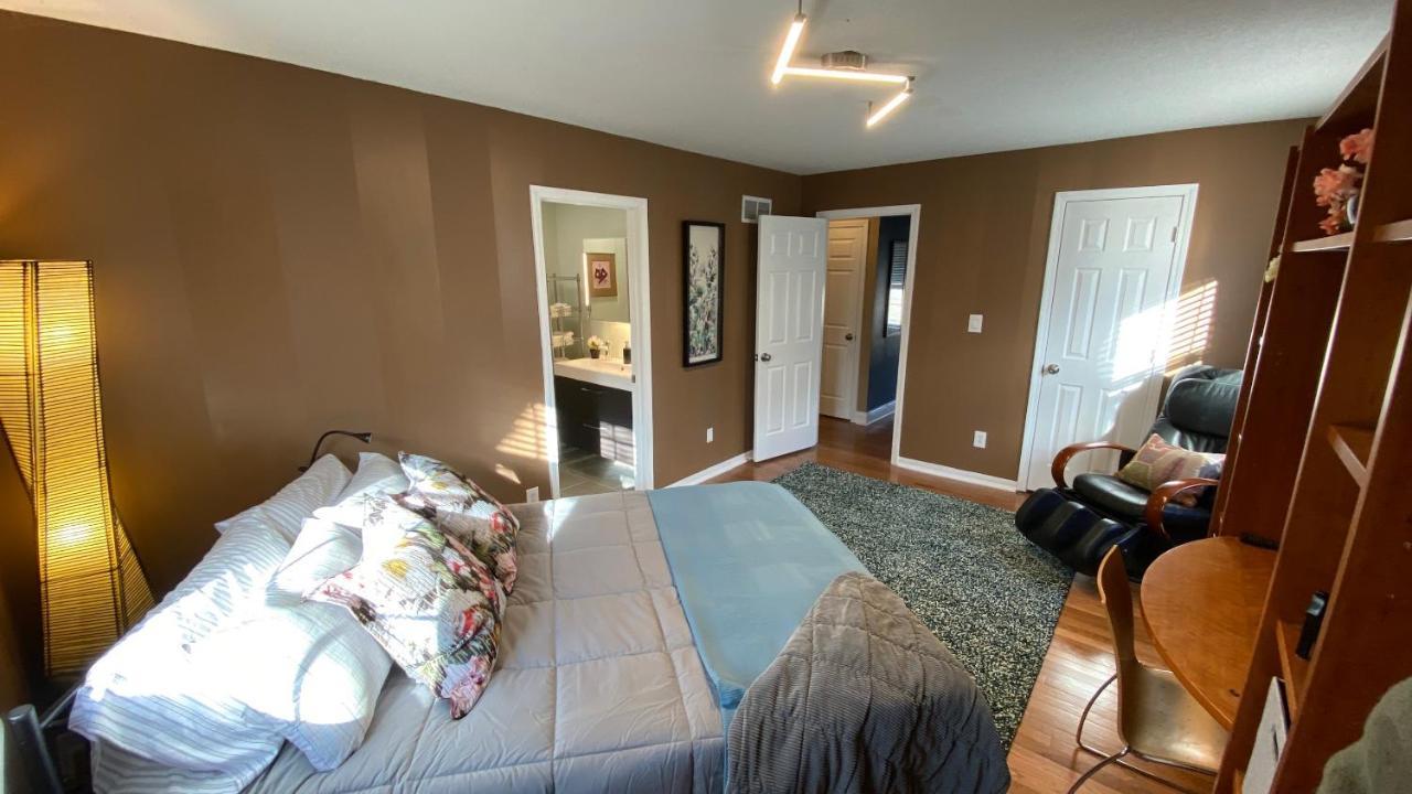 Here It Is! Cool Cape Cod-3 Br-2.5 Bath-12 Guests Olathe Exteriér fotografie